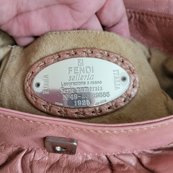 Fendi Selleria pink leather shoulder bag - Picture 9 of 11